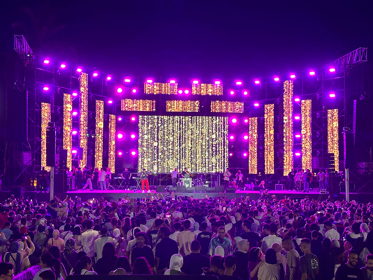 Tamer Ashour 演唱會(huì)｜藝術(shù)與燈光的交融，斯芭克燈光綻放異彩