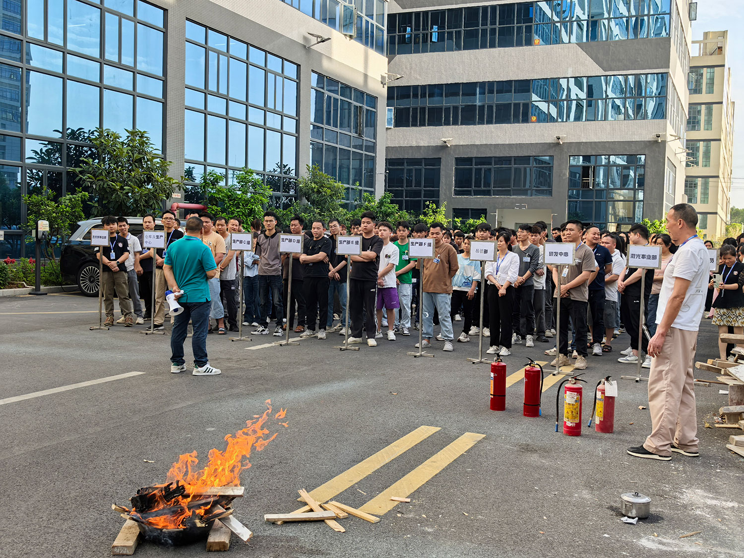 消防演練筑防線，安全意識入人心